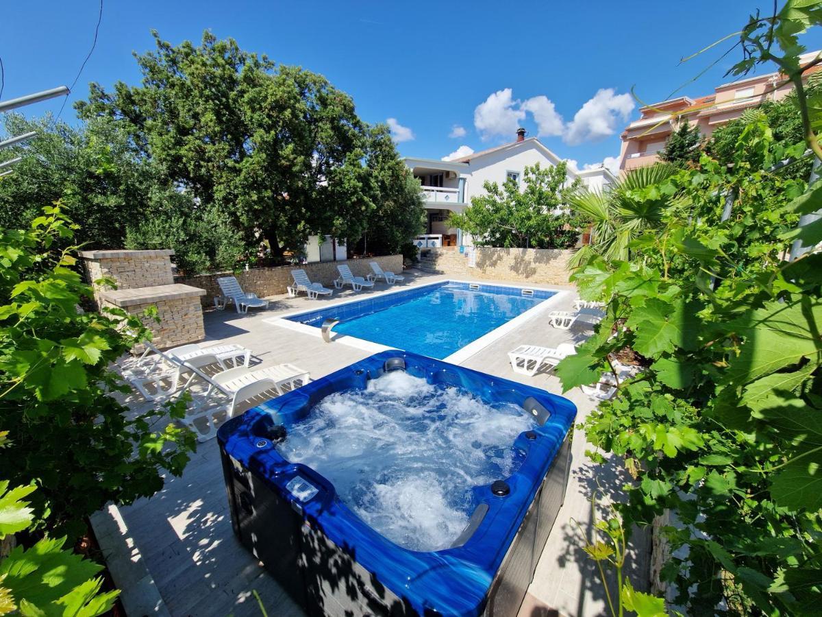 Pool Apartments Knezevic نوفاليا المظهر الخارجي الصورة