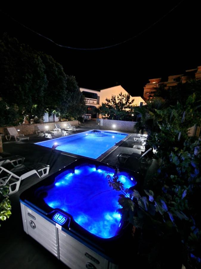 Pool Apartments Knezevic نوفاليا المظهر الخارجي الصورة